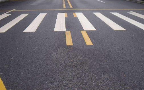 為什么道路上要進(jìn)行標(biāo)線施工呢？有什么作用呢？