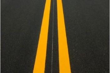 道路交通標(biāo)線在性能上有什么樣嚴格的要求呢？