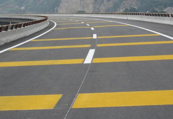 冬天道路標(biāo)線進行施工，應(yīng)該注意這些事項！