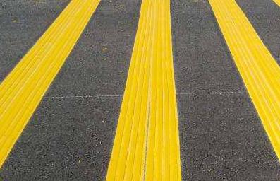 這8種不同顏色、形態(tài)的道路交通標線，有什么作用呢？
