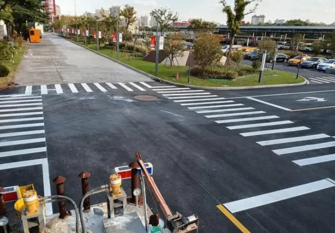 10種常見的道路標(biāo)線，看看你認(rèn)識(shí)多少？