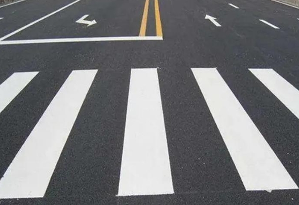 雙組分道路標(biāo)線(xiàn)涂料和熱熔型道路標(biāo)線(xiàn)涂料哪個(gè)成本更高？